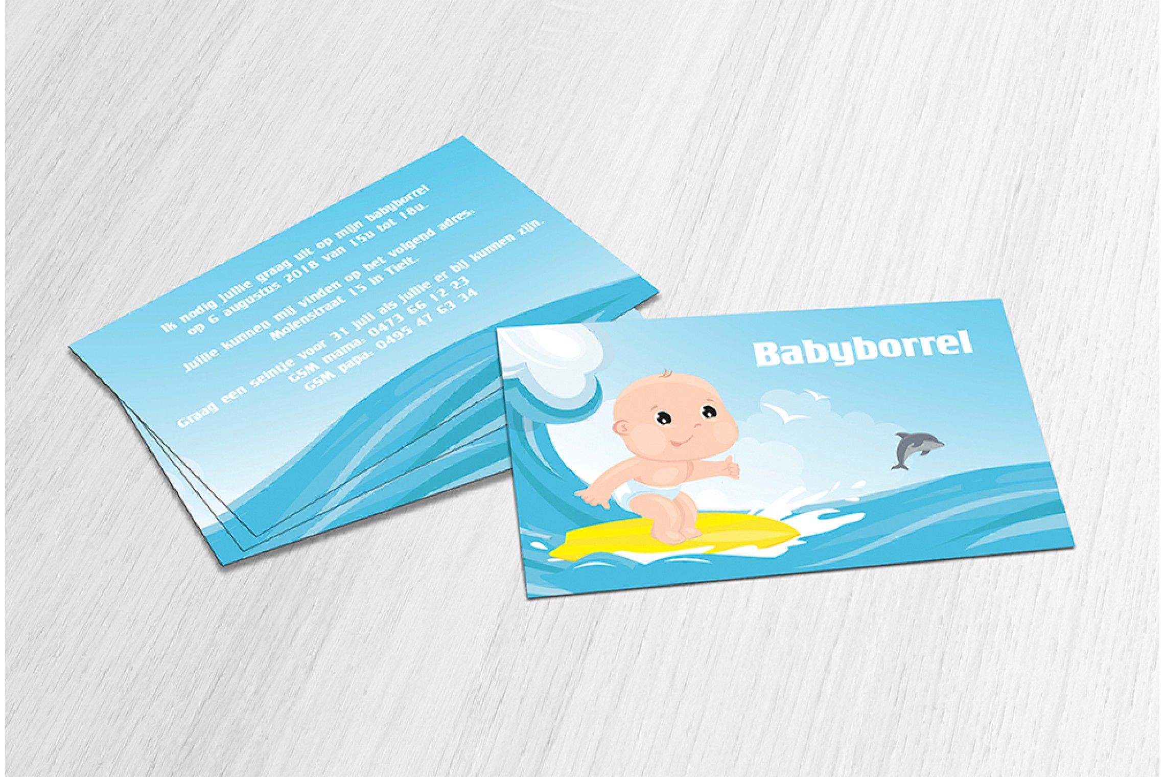 Baby op surfplank