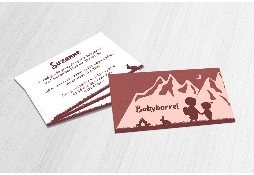 Kamperende broer en zus Kamperende broer en zus