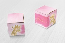 Giraf met roze verfstreep