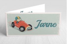 Jongen in racewagen Jongen in racewagen