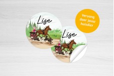 Paardenkoets met dieren meisje