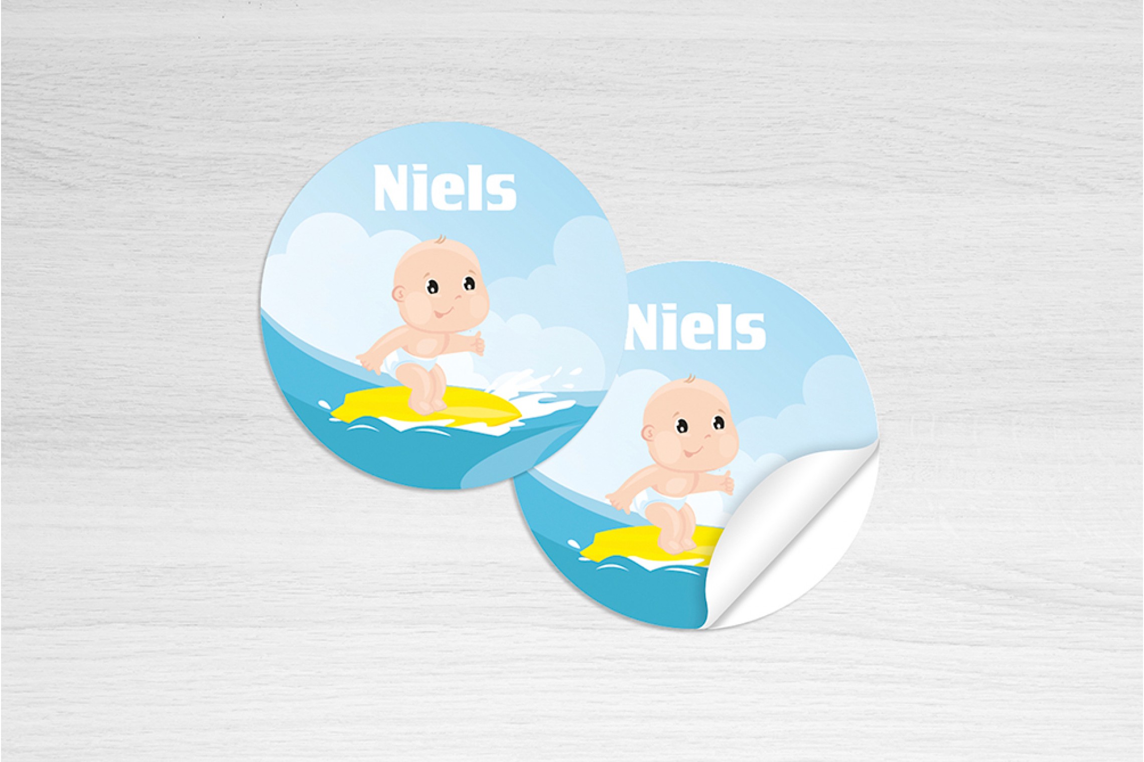 Baby op surfplank