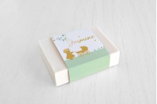 Gouden meisje met kinderwagen